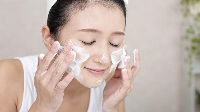 Some By Mi AHA-BHA-PHA 30 Days Miracle loại bỏ sạch các chất bụi bẩn, bã nhờn, cặn make up